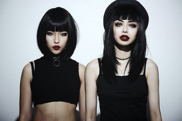 Two models showing off the Nu Goth look.
